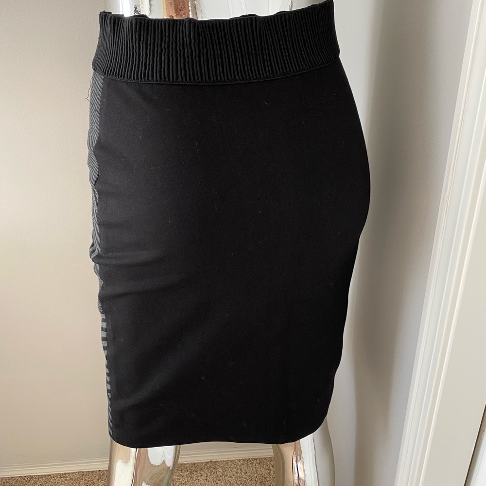 Joseph Ribkoff skirt - Picture 2 of 3